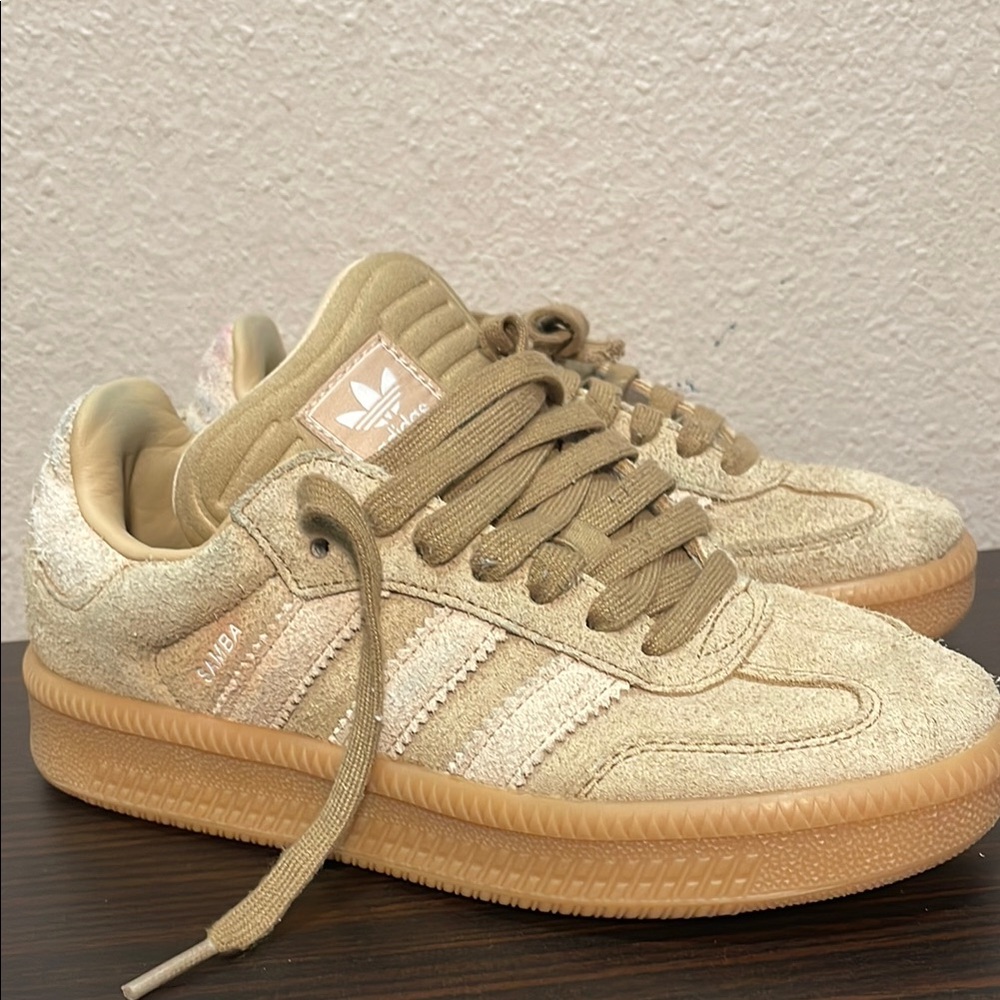 Adidas samba size 4